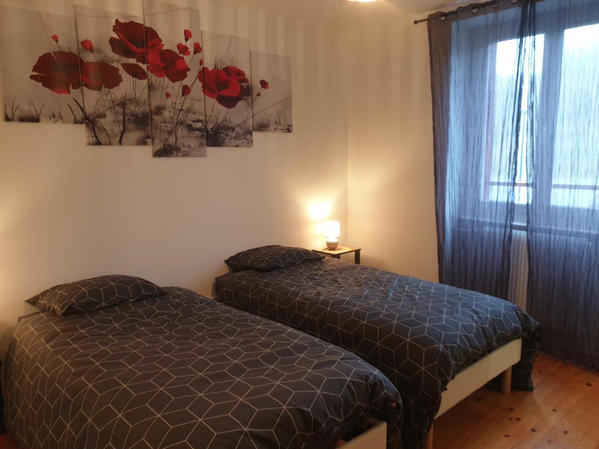 Bed and Breakfast Sas Road Runner Cafe Egliseneuve-d'Entraigues Екстер'єр фото