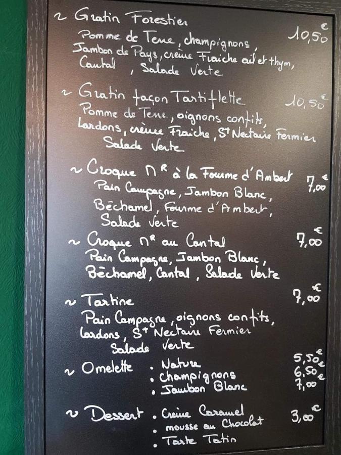 Bed and Breakfast Sas Road Runner Cafe Egliseneuve-d'Entraigues Екстер'єр фото